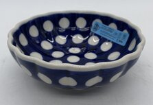 Gewelfde kom witte bollen