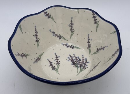 Slakom met golfrand lavendel